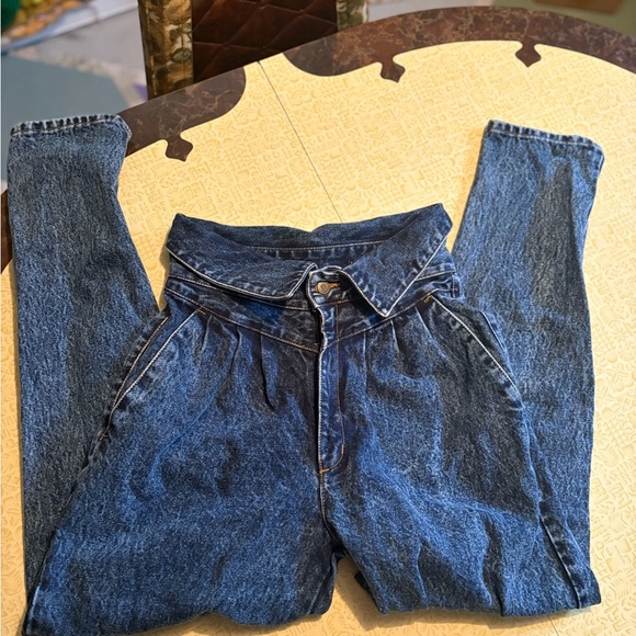 Stylish High Rise Blue Jeans - Picture 4 of 10